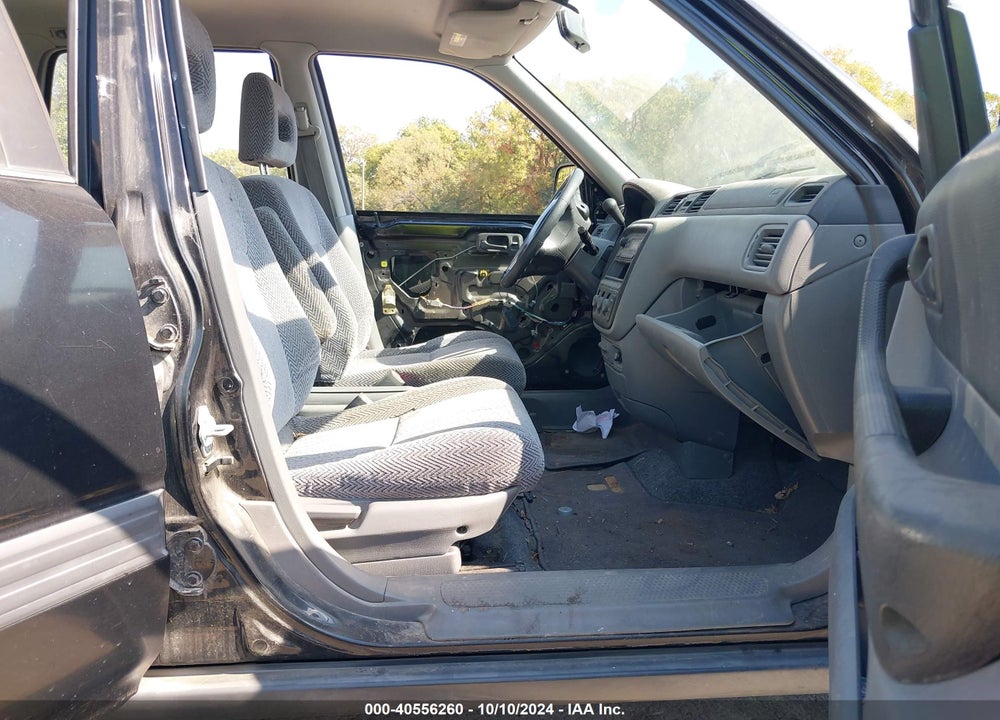 1998 HONDA CR-V LX VIN: JHLRD1841WC080802