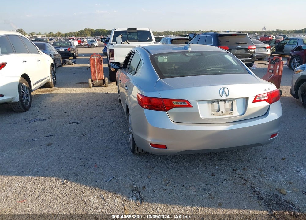 2013 ACURA ILX 2.0L VIN: 19VDE1F55DE005552