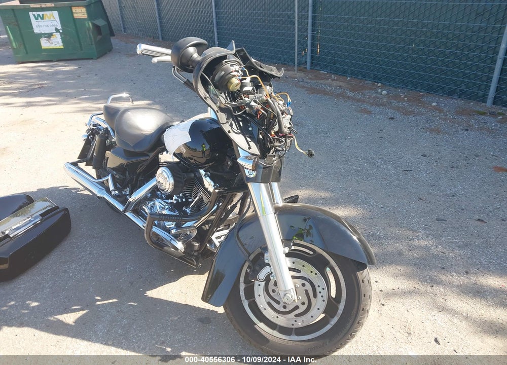 2006 HARLEY-DAVIDSON FLHXI VIN: 1HD1KBW126Y677389