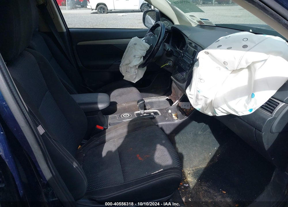 2016 MITSUBISHI OUTLANDER ES VIN: JA4AZ3A38GZ030299