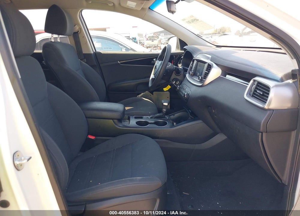 2019 KIA SORENTO 2.4L LX VIN: 5XYPG4A37KG560413