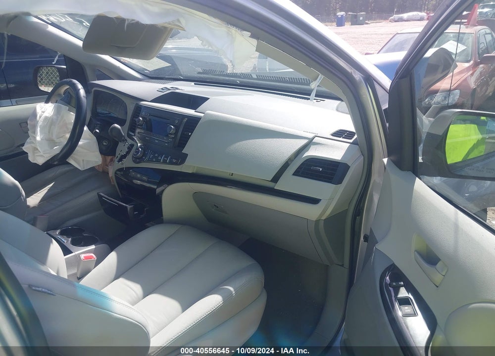 2013 TOYOTA SIENNA LE V6 8 PASSENGER VIN: 5TDKK3DCXDS316842