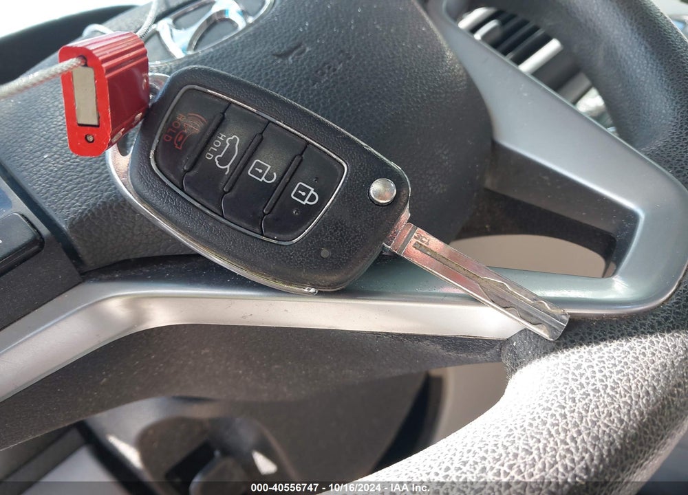 2019 HYUNDAI TUCSON SE VIN: KM8J23A4XKU917102