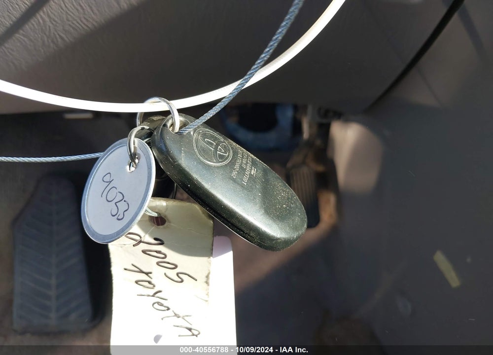 2005 TOYOTA SIENNA LE VIN: 5TDZA23C65S242009