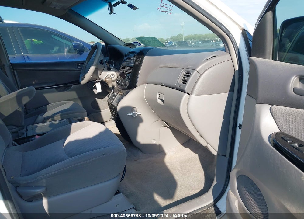 2005 TOYOTA SIENNA LE VIN: 5TDZA23C65S242009