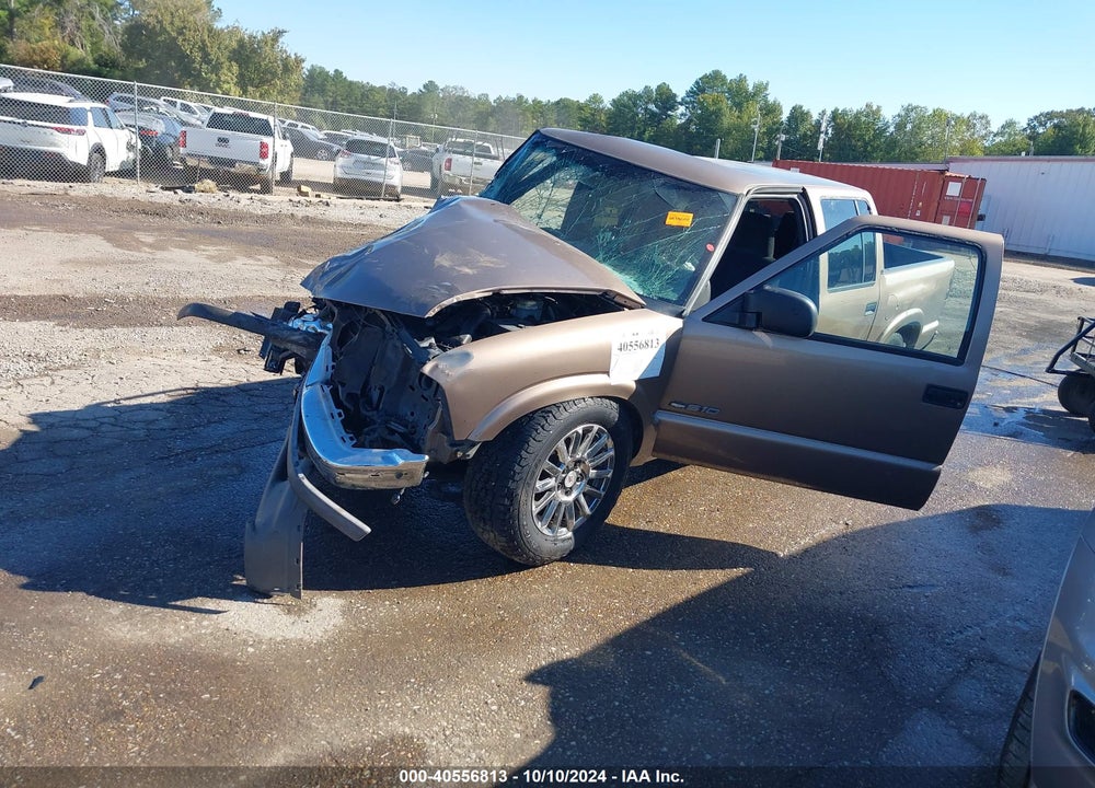 2002 CHEVROLET S-10 LS VIN: 1GCDT13W02K129202
