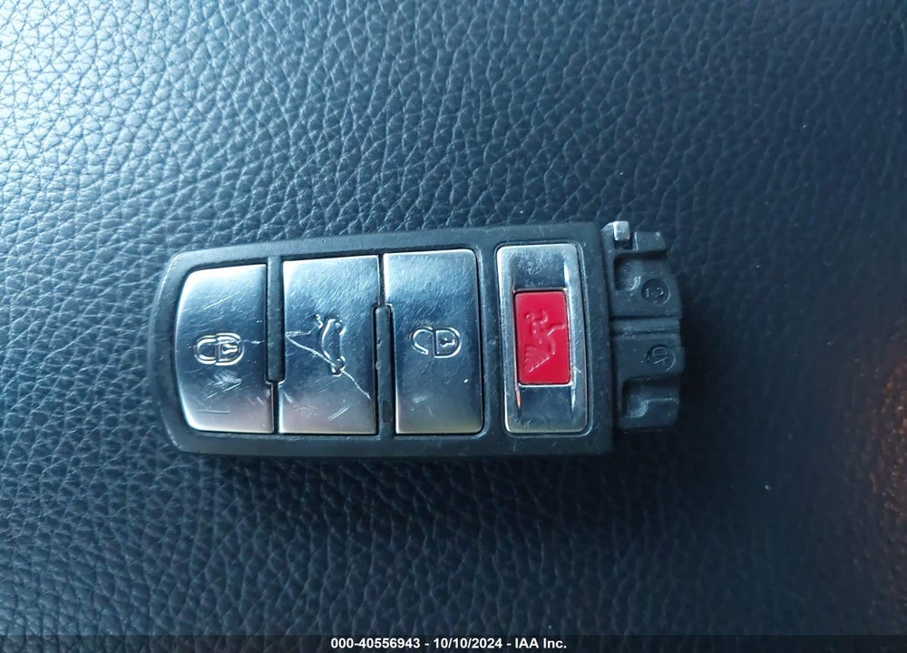 2010 VOLKSWAGEN PASSAT KOMFORT VIN: WVWJK7AN4AE155365