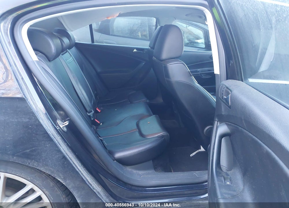 2010 VOLKSWAGEN PASSAT KOMFORT VIN: WVWJK7AN4AE155365