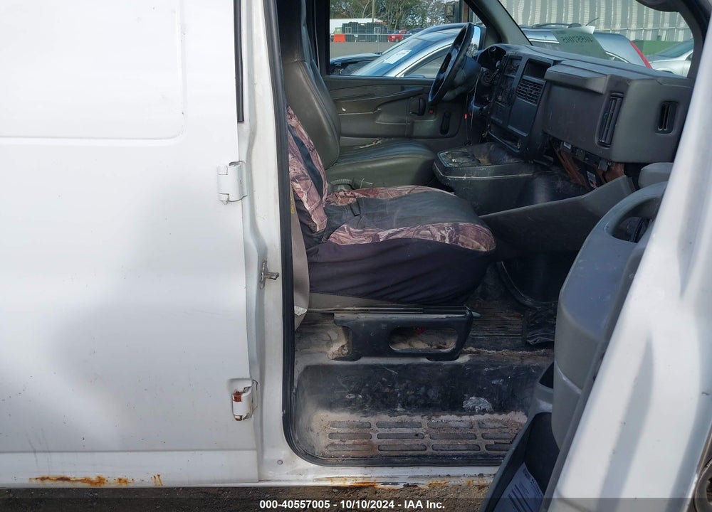 2006 CHEVROLET EXPRESS WORK VAN VIN: 1GCFG15X461103877
