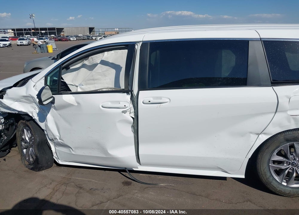 2024 TOYOTA SIENNA LE VIN: 5TDKRKEC7RS198924