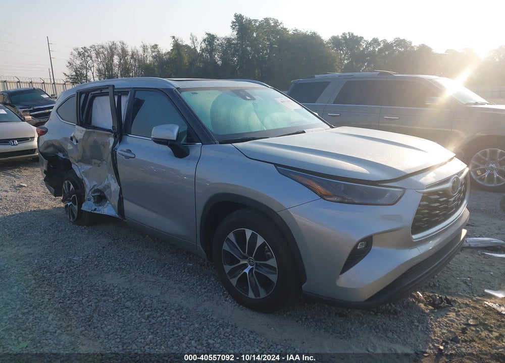 2023 TOYOTA HIGHLANDER XLE VIN: 5TDKDRAH0PS515643