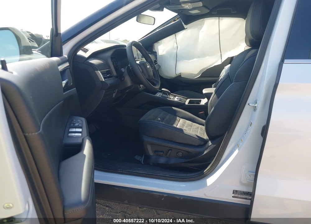2024 MITSUBISHI OUTLANDER SE 2.5 2WD/SE BLACK EDITION S-AWC/SE BLACK EDITION W/PANO ROOF VIN: JA4J3VA81RZ045755
