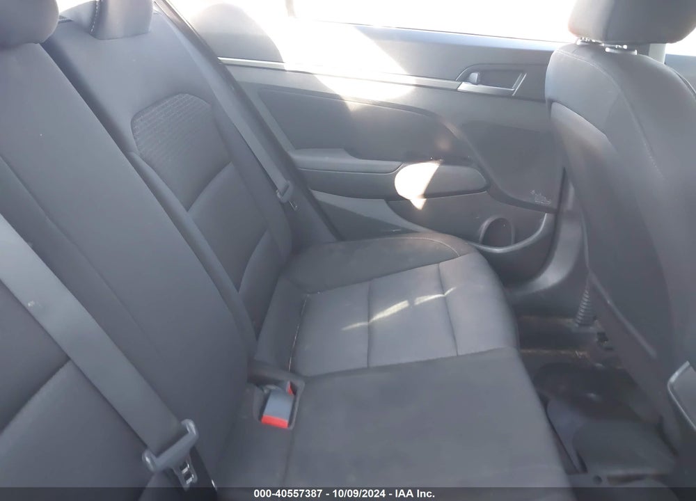 2018 HYUNDAI ELANTRA SEL VIN: 5NPD84LF4JH368896