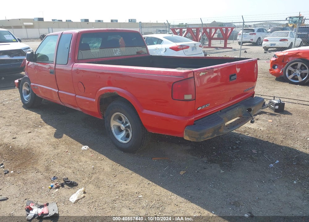 2000 CHEVROLET S-10 LS VIN: 1GCCS1957Y8269444