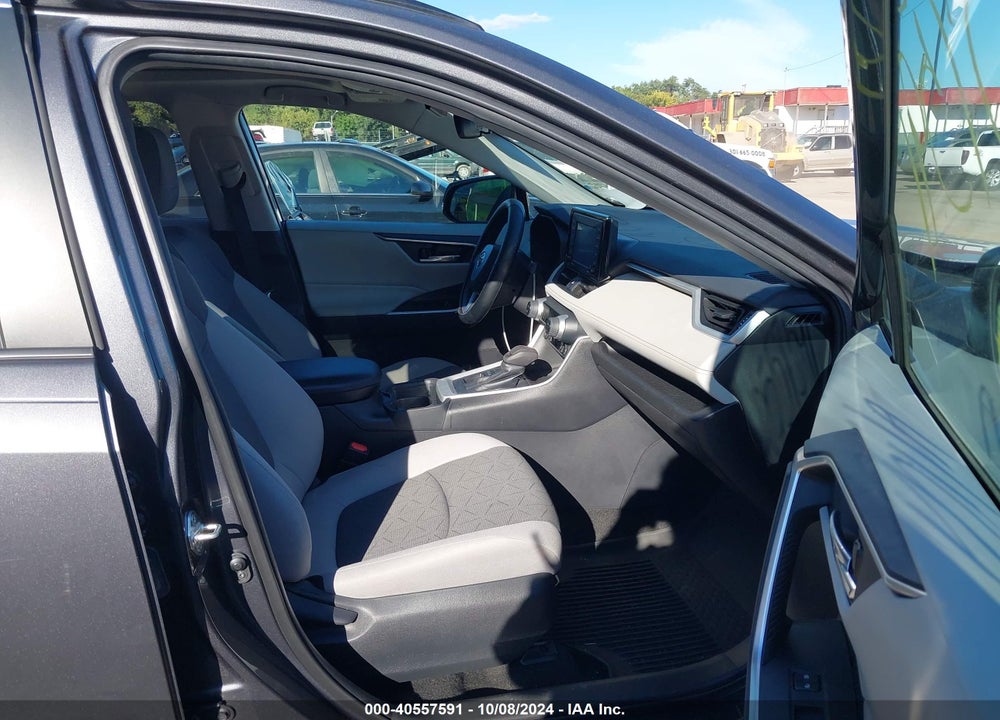 2021 TOYOTA RAV4 XLE VIN: 2T3P1RFV2MW141236