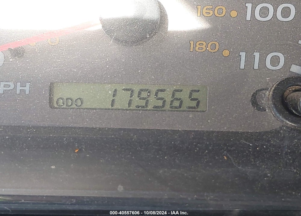 2002 TOYOTA SEQUOIA SR5 V8 VIN: 5TDBT44A82S064183