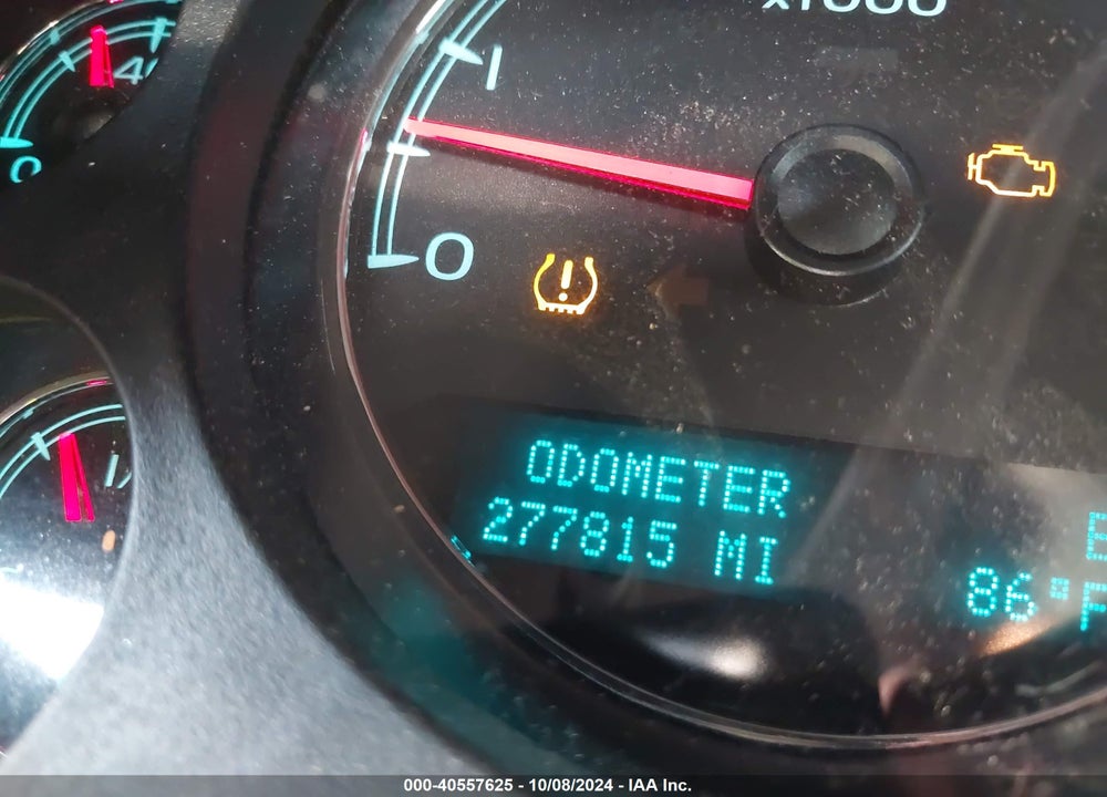 2010 CHEVROLET TAHOE LS VIN: 1GNMCAE34AR129686