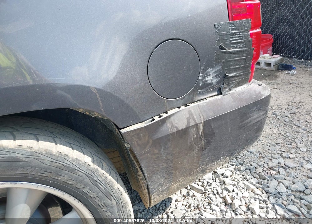 2010 CHEVROLET TAHOE LS VIN: 1GNMCAE34AR129686