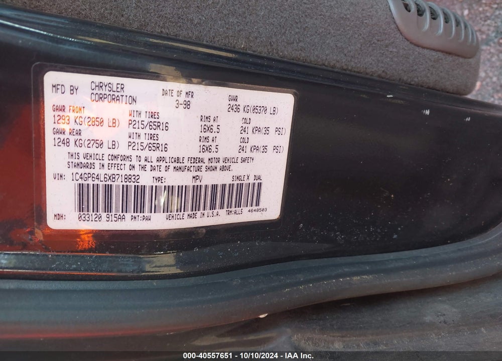 1999 CHRYSLER TOWN & COUNTRY LIMITED VIN: 1C4GP64L6XB718832