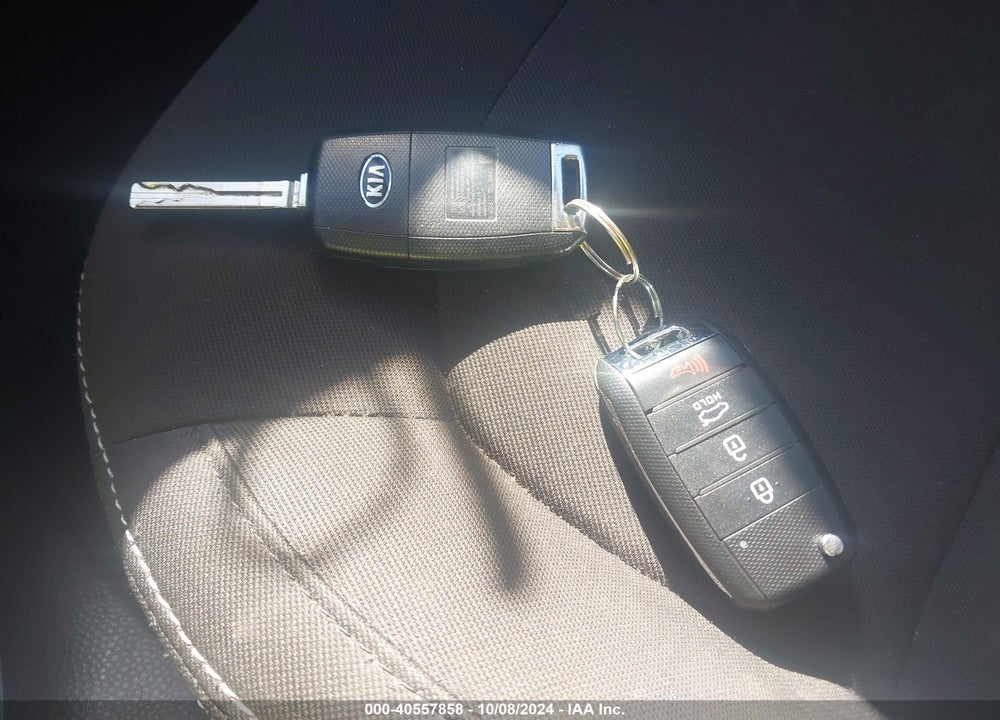 2018 KIA SOUL VIN: KNDJN2A28J7567812