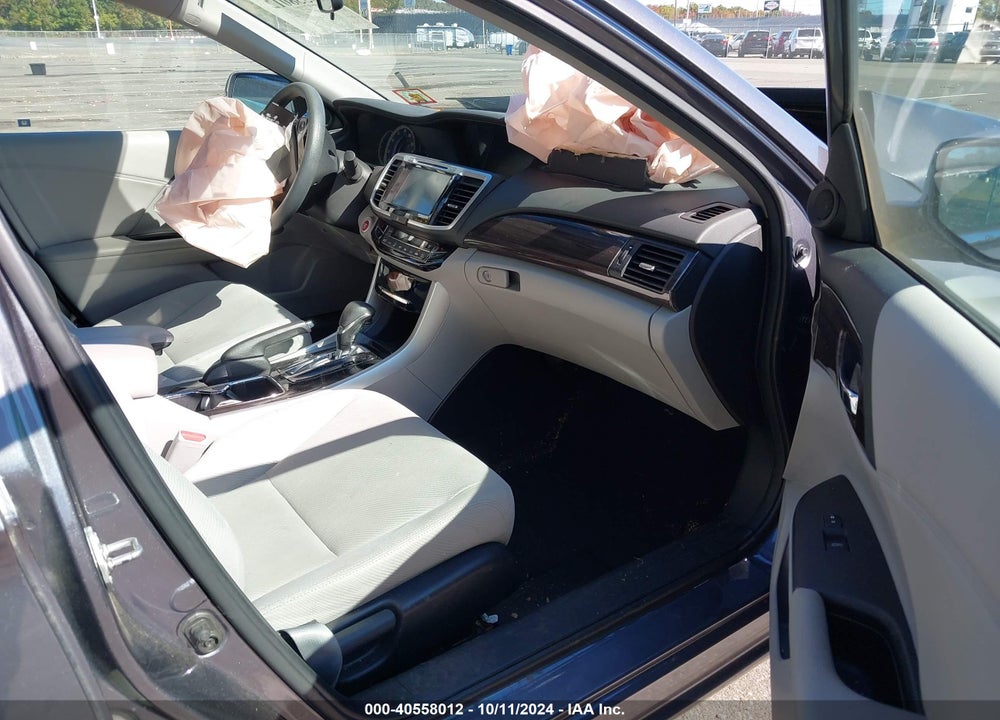 2017 HONDA ACCORD EX VIN: 1HGCR2F72HA032085