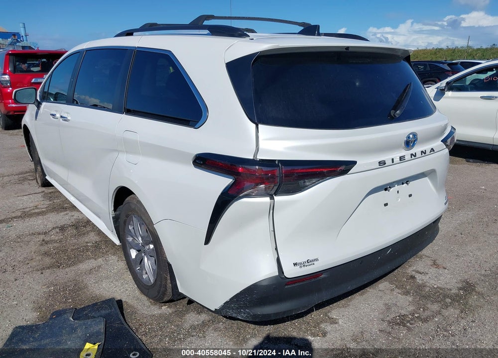 2024 TOYOTA SIENNA XLE VIN: 5TDYRKEC2RS200895