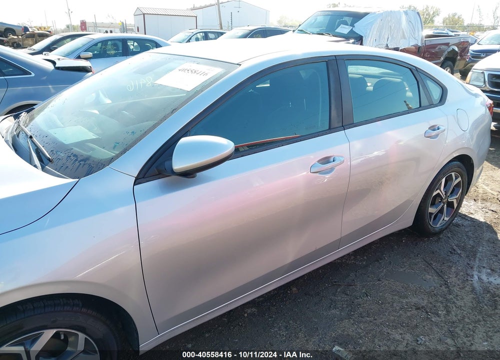 2019 KIA FORTE LXS VIN: 3KPF24AD8KE008791