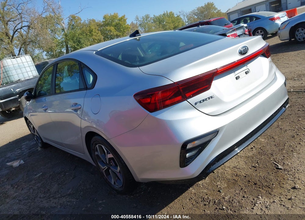 2019 KIA FORTE LXS VIN: 3KPF24AD8KE008791