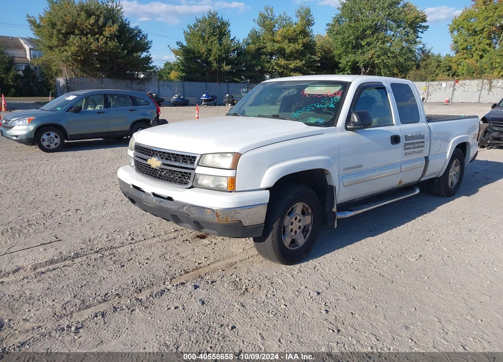 2007 CHEVROLET SILVERADO 1500 CLASSIC LT1 VIN: 2GCEK19B371122408