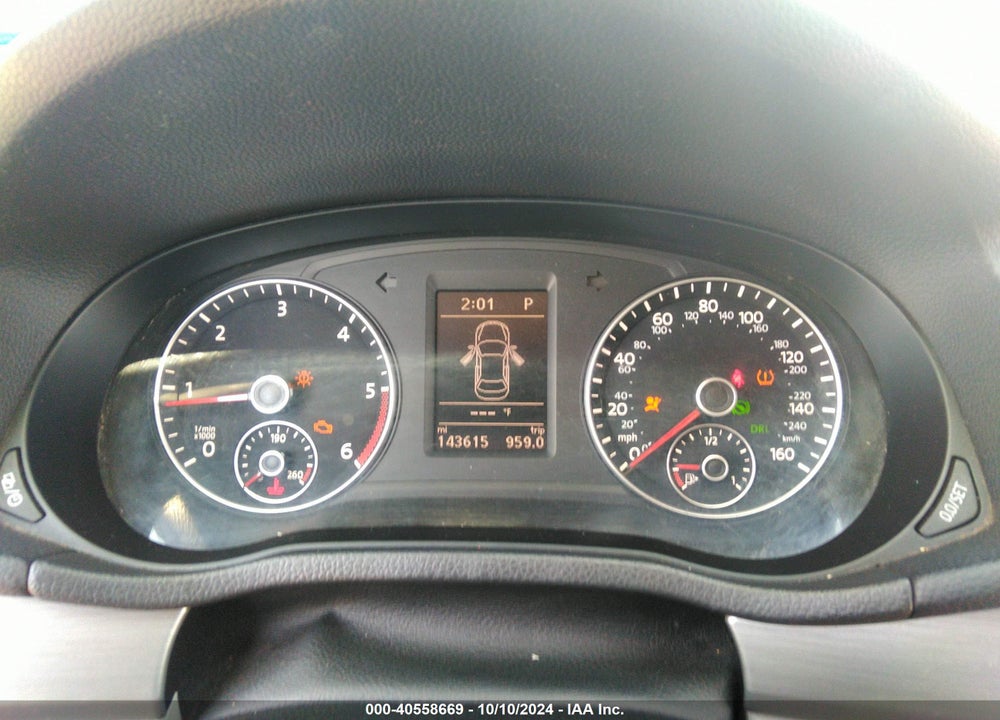 2015 VOLKSWAGEN PASSAT 2.0L TDI SE VIN: 1VWBV7A32FC031752