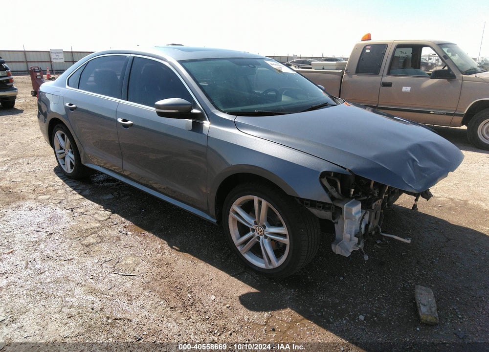 2015 VOLKSWAGEN PASSAT 2.0L TDI SE VIN: 1VWBV7A32FC031752