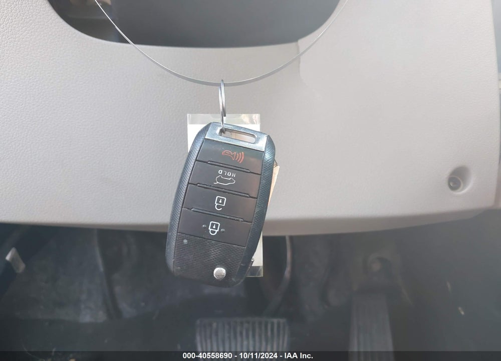 2017 KIA SORENTO 2.4L LX VIN: 5XYPGDA31HG258513