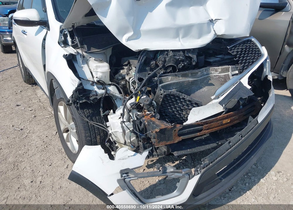 2017 KIA SORENTO 2.4L LX VIN: 5XYPGDA31HG258513