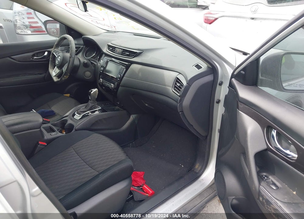 2019 NISSAN ROGUE SV VIN: 5N1AT2MT3KC821358