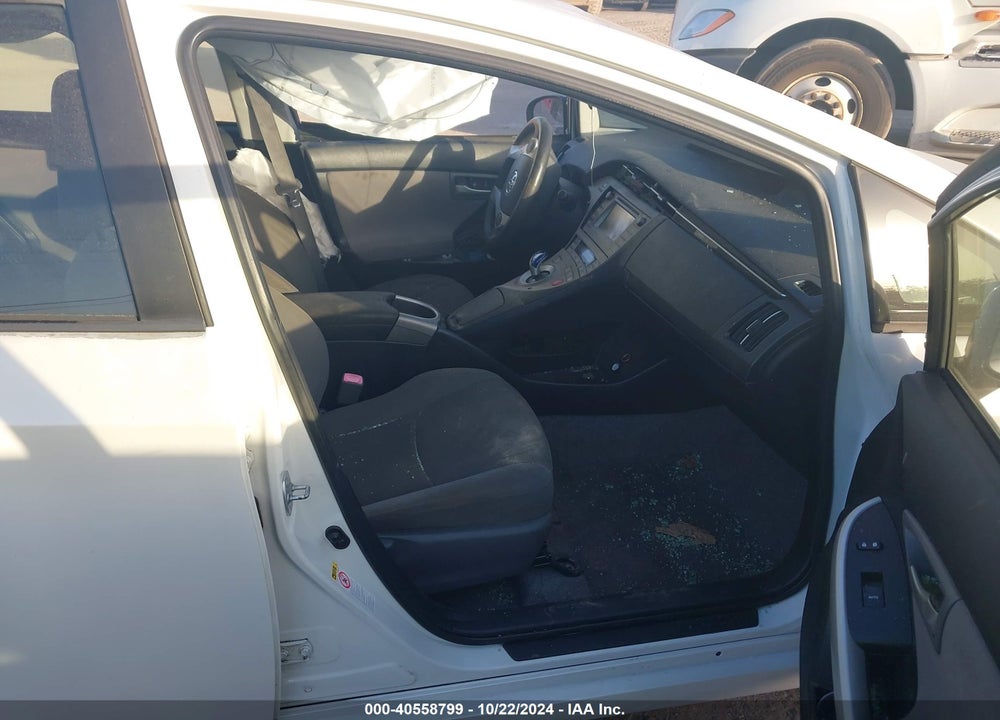 2013 TOYOTA PRIUS TWO VIN: JTDKN3DU8D1690136