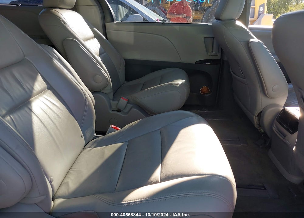 2015 TOYOTA SIENNA XLE 7 PASSENGER VIN: 5TDDK3DCXFS121559