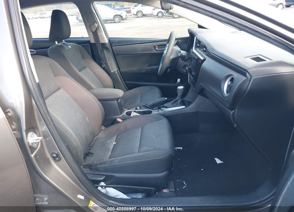 2018 TOYOTA COROLLA LE VIN: 2T1BURHE1JC085732