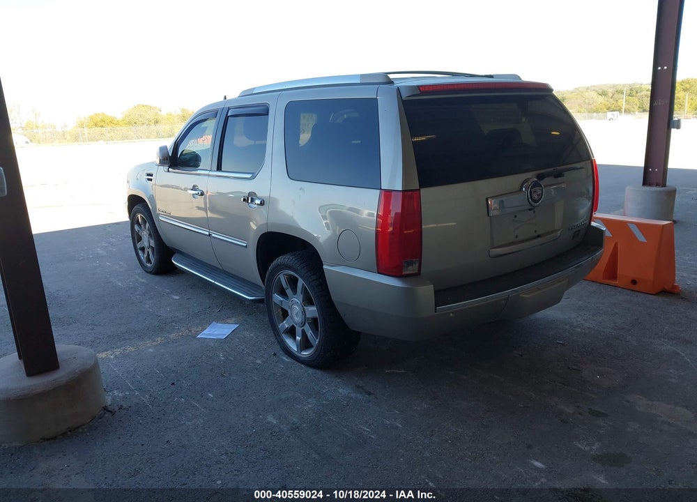 2008 CADILLAC ESCALADE STANDARD VIN: 1GYFK63818R261941