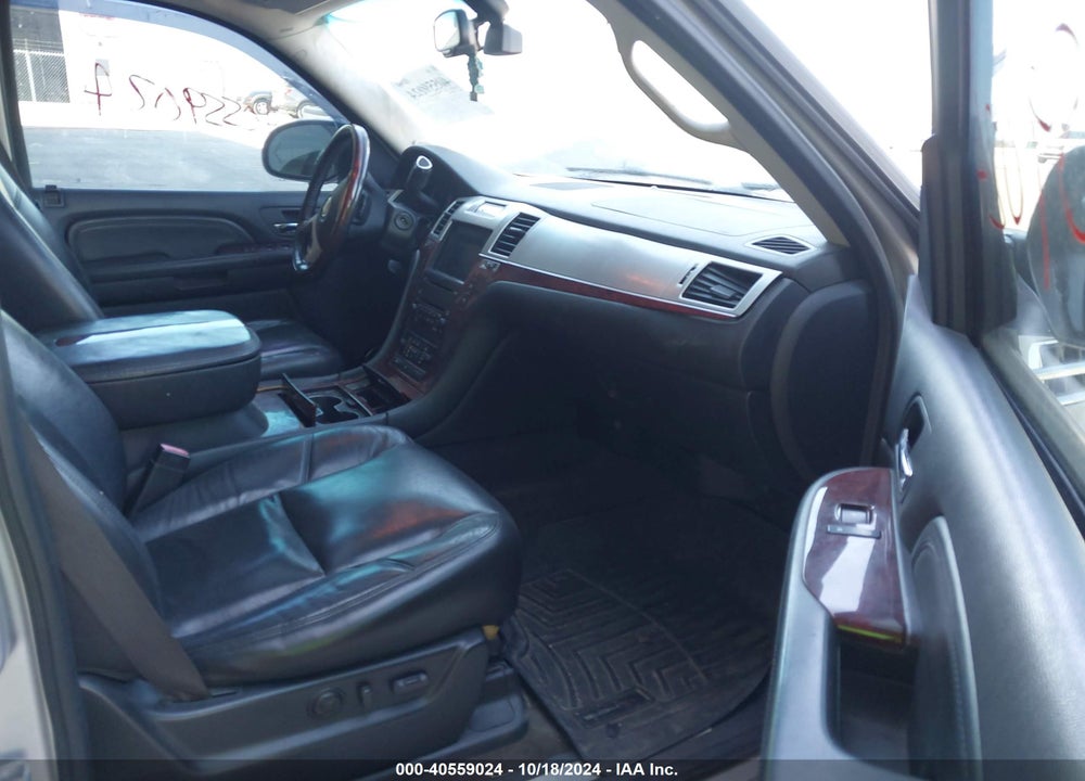 2008 CADILLAC ESCALADE STANDARD VIN: 1GYFK63818R261941