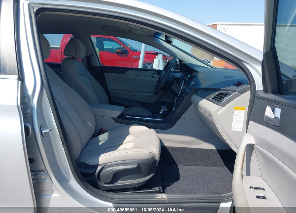 2017 HYUNDAI SONATA HYBRID SE VIN: KMHE24L16HA044288