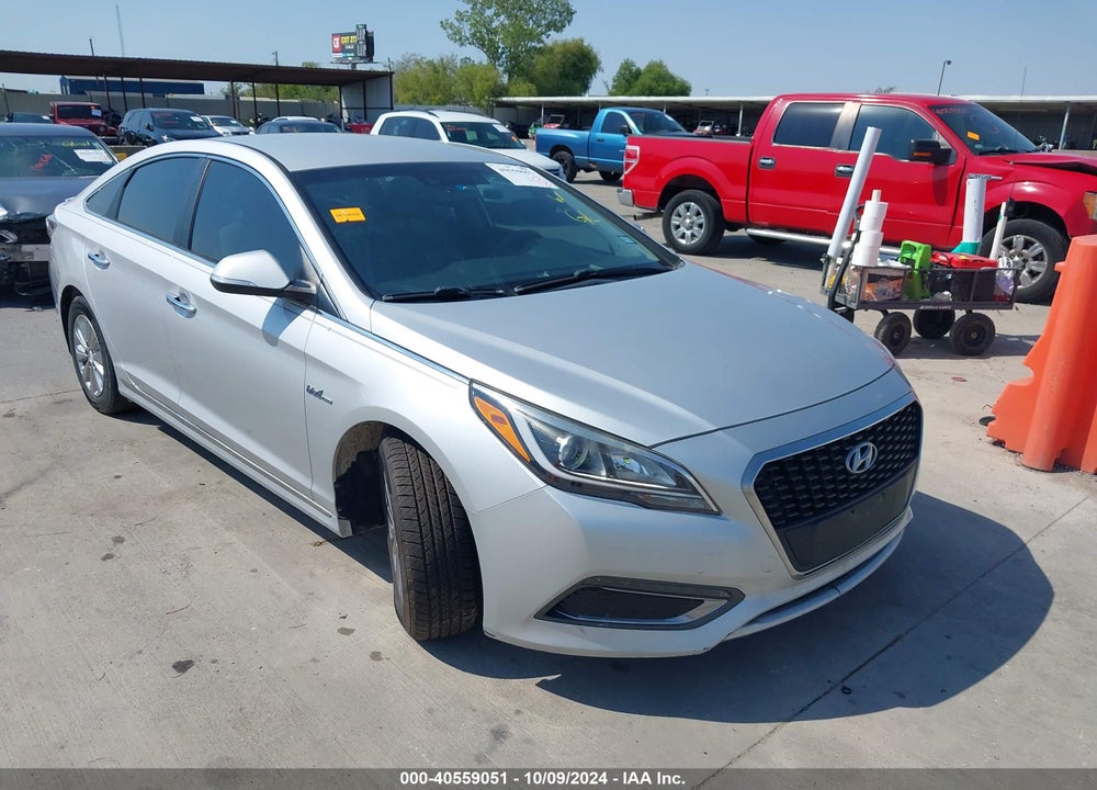 2017 HYUNDAI SONATA HYBRID SE VIN: KMHE24L16HA044288
