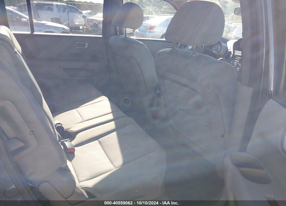 2015 HONDA PILOT LX VIN: 5FNYF4H28FB019176