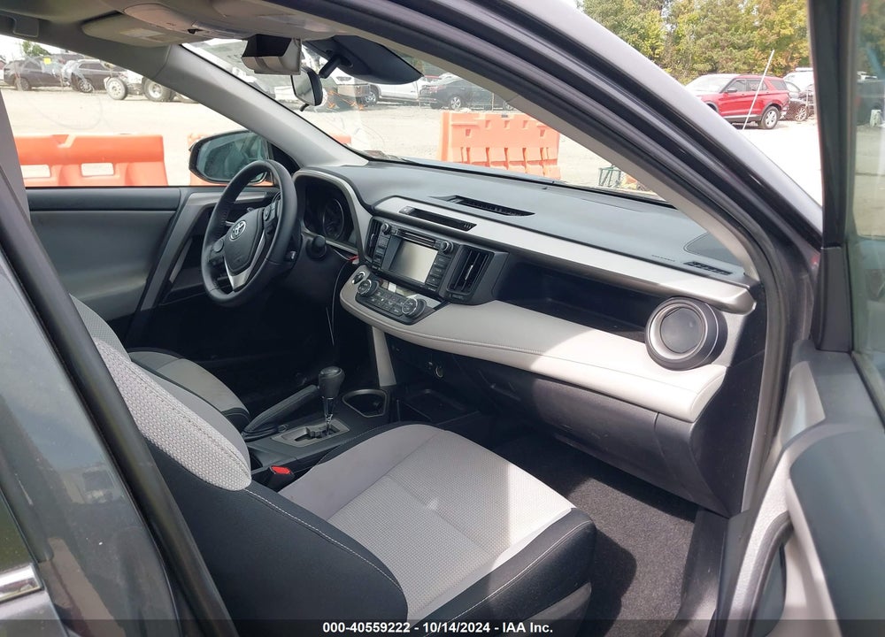 2018 TOYOTA RAV4 VIN: 2T3RFREVXJW753076