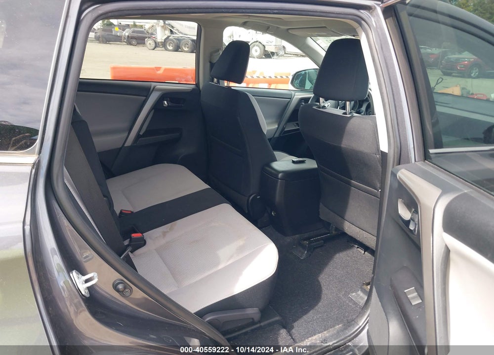 2018 TOYOTA RAV4 VIN: 2T3RFREVXJW753076