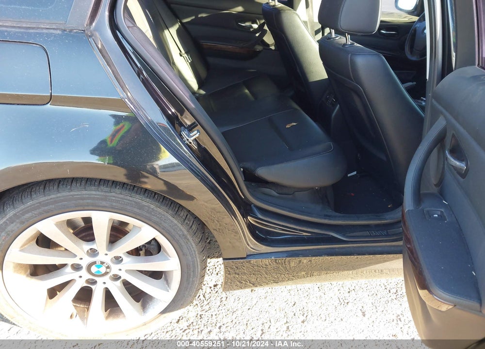 2011 BMW 328I XDRIVE VIN: WBAUU3C57BA542186