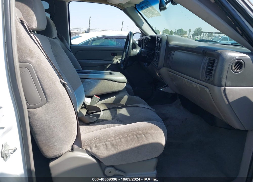 2004 CHEVROLET TAHOE LS VIN: 1GNEC13T44R321833