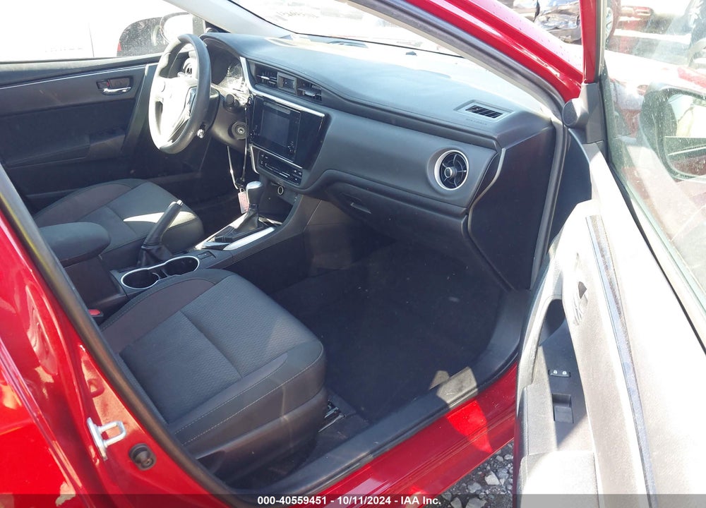2019 TOYOTA COROLLA LE VIN: 2T1BURHE2KC138214