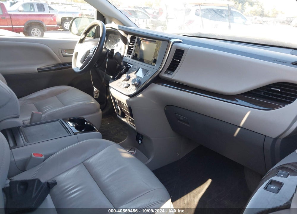 2017 TOYOTA SIENNA XLE PREMIUM 7 PASSENGER VIN: 5TDDZ3DC9HS183484
