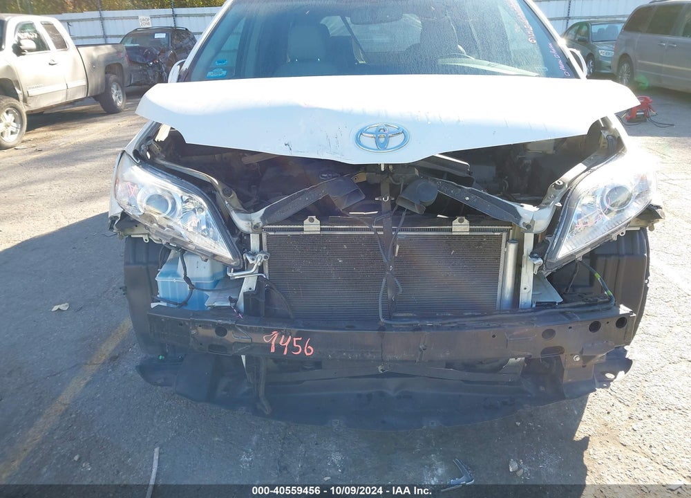 2017 TOYOTA SIENNA XLE PREMIUM 7 PASSENGER VIN: 5TDDZ3DC9HS183484