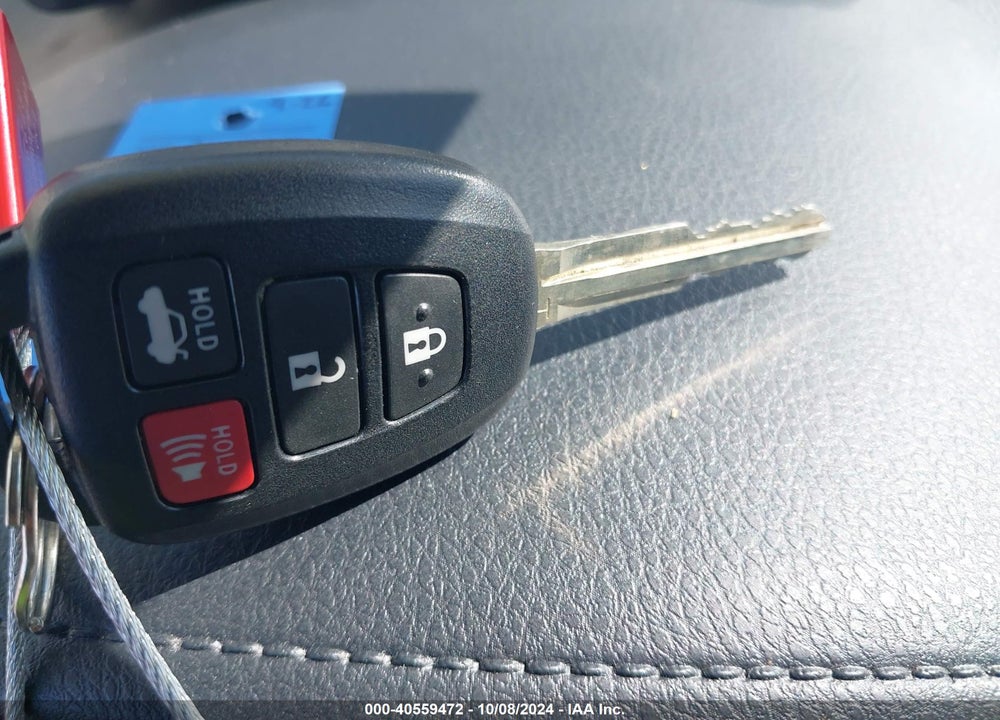 2017 TOYOTA COROLLA LE VIN: 5YFBURHE4HP705189
